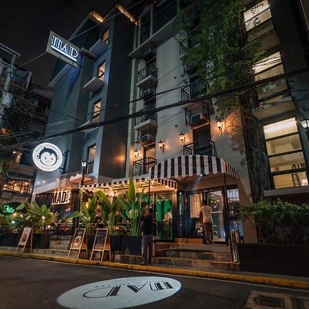 Mad Monkey Manila Hostel Makati City Bagian luar foto